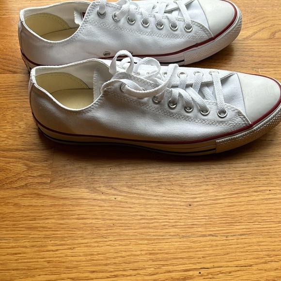 Converse sneakers, size 10, only worn once - Picture 4 of 5